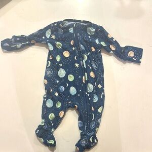 Quince Kids Space-Themed One Piece Pajama 0-3months worn once!